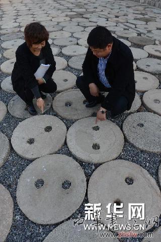 （新华网）（2）河北一农民收藏农用石具2000多套
