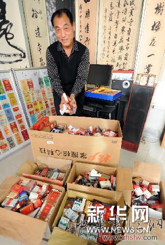 （晚报）（1）河北大城：六旬老翁18年收藏烟标3万余种