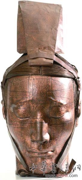 蔡志松 武士头像之七110 铜板铜线 树脂 45×20×26厘米 2006年 该作为昊美术馆藏品