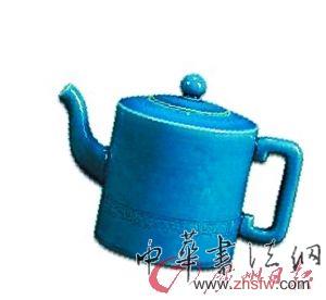 清代孔雀蓝釉茶壶。