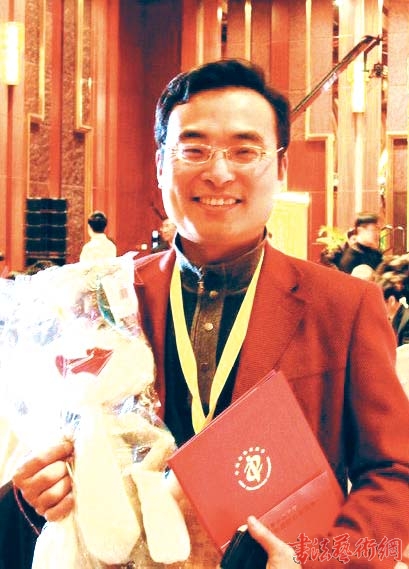王伟林：慈善手拉手  关爱你我他