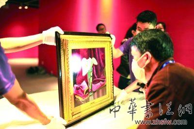 “意大利绘画珍品展”在先导区规划展示馆进行了缜密的开箱布展工作。童 迪  摄