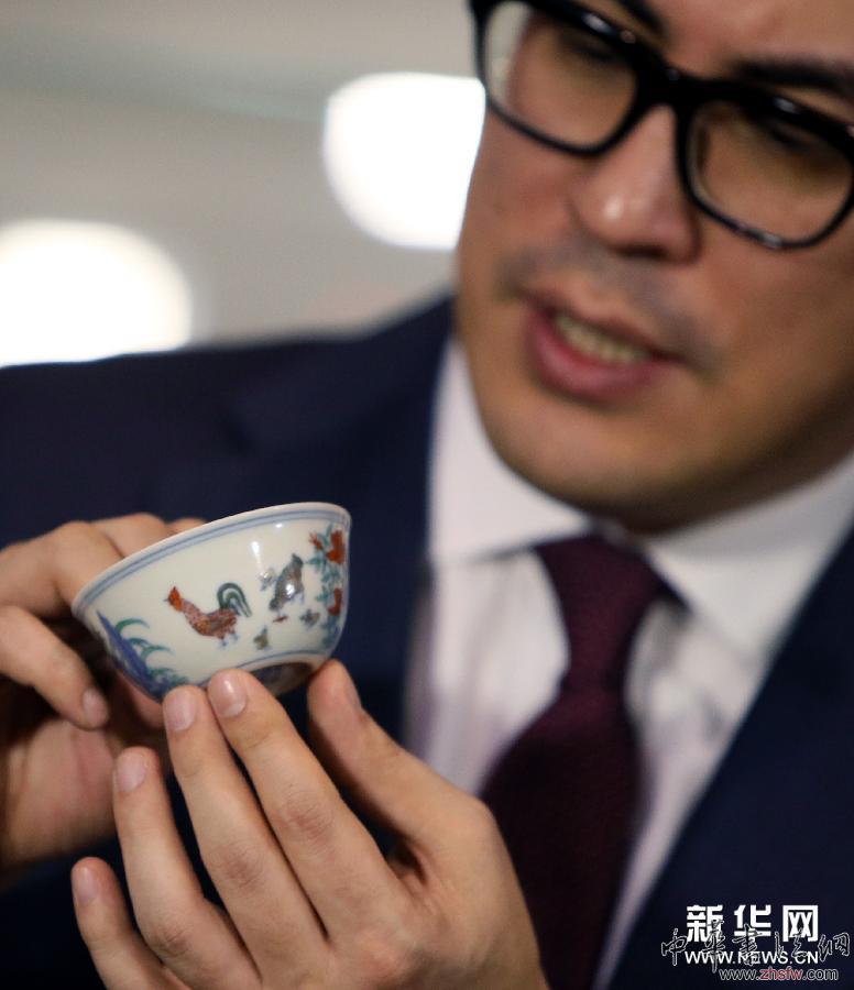 （文化）（2）香港苏富比春拍：明成化斗彩鸡缸杯刷新中国瓷器拍卖新纪录