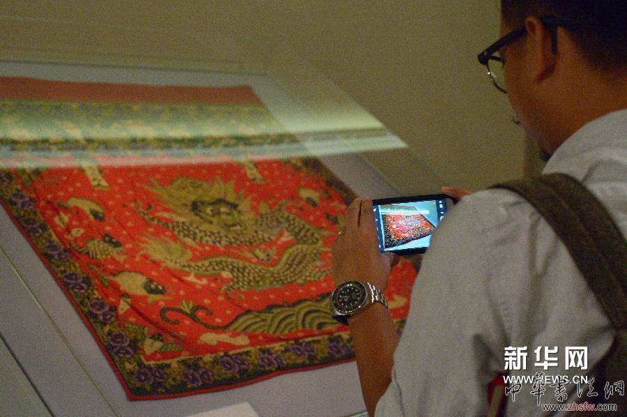 4月10日，记者在新加坡参观新加坡土生华人博物馆展览。