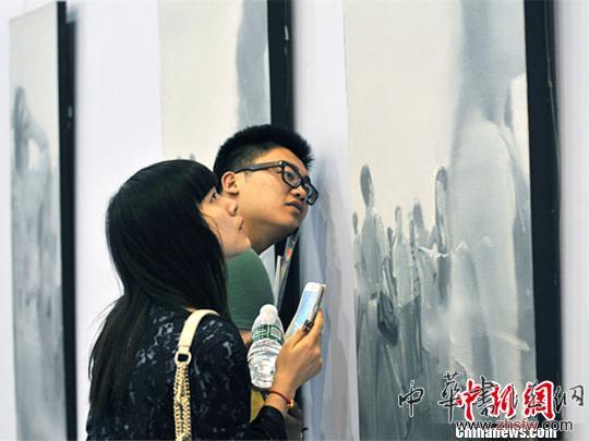 成都艺博会开展市民可赏2000余幅艺术精品（图）