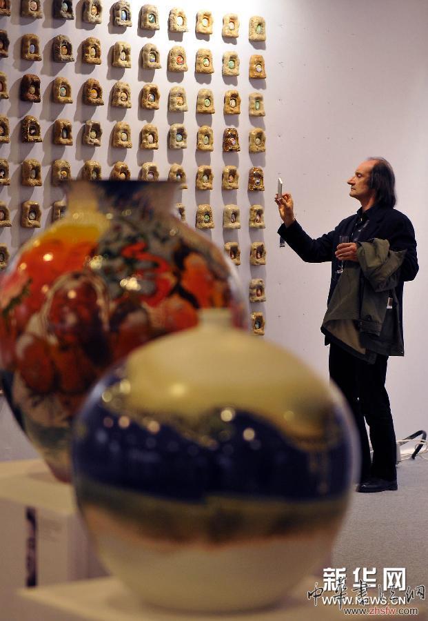 （国际）（3） “视觉中国·瓷上敦煌”中国陶瓷艺术展在巴黎开幕
