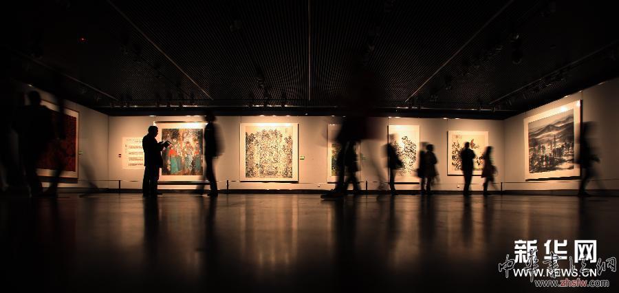 （晚报）（1）江苏举行首届全省各市中青年美术作品展