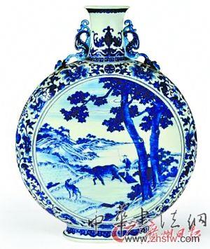 清乾隆 青花春耕图双福如意耳特大抱月瓶