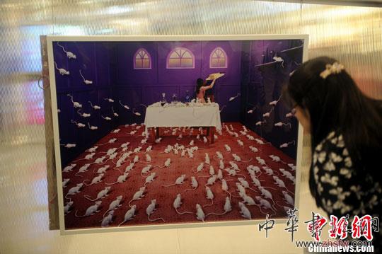 “青年艺术100”展览在香港举行 组图