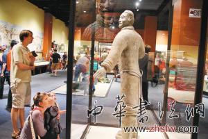 秦始皇兵马俑在美国一儿童博物馆展出(图)