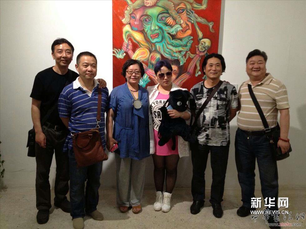     灵魂之躯——艺术家寻魂之旅南京站在药艺术馆开幕现场。
    当下价值观混乱的社会，艺术创造性力量的释放和源动力正是来源不同方向的“探索”，而其中关于“灵魂”为主题的讨论将成为当下艺术的趋势，甚至可预测的是会触及艺术生态端的核心构造。