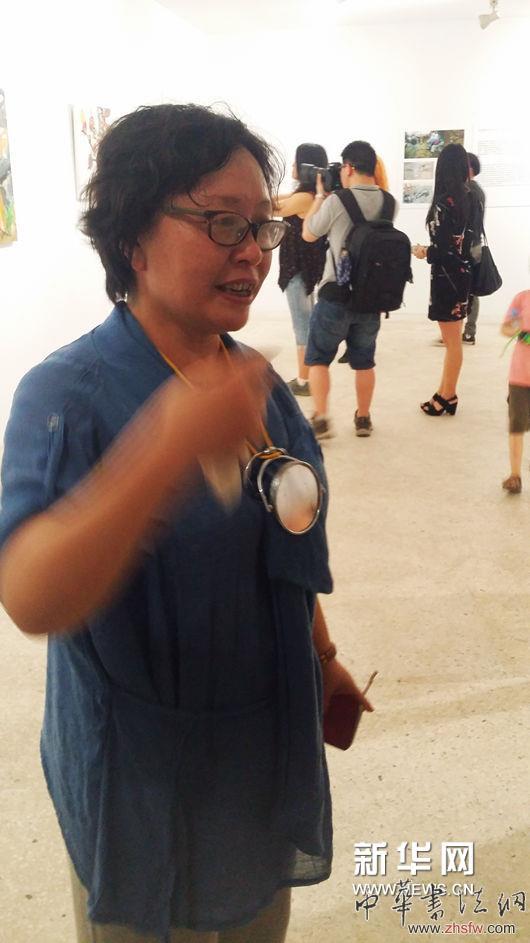     三毛艺术行为：照妖镜。她认为，灵魂是刀尖上的舞蹈。