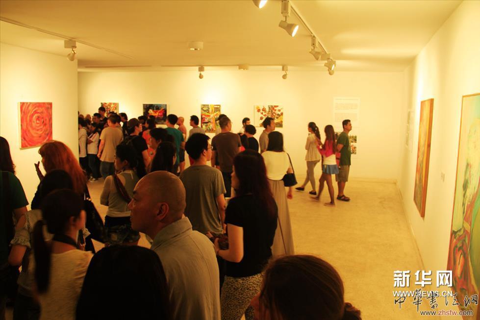     灵魂之躯——艺术家的寻魂之旅展览开幕现场。
    本次展览集中体现了“灵魂之躯”参展艺术家反物质的时代观念力量和艺术个性化、多元化表达。参展艺术家，每个人都对“灵魂”这个主题做出艺术的互动回应方式：