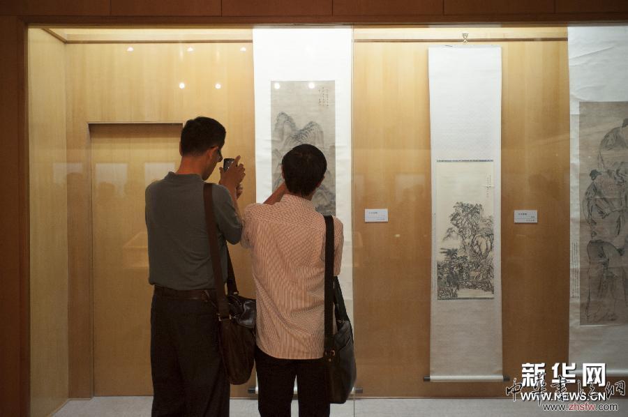 （晚报）（2）徐州徐培晨艺术馆开馆暨作品藏品捐赠仪式举行