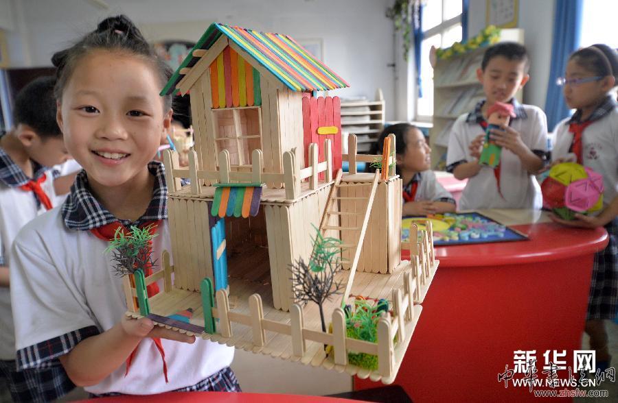 #（社会）（2）小学生“变废为宝”迎世界环境日