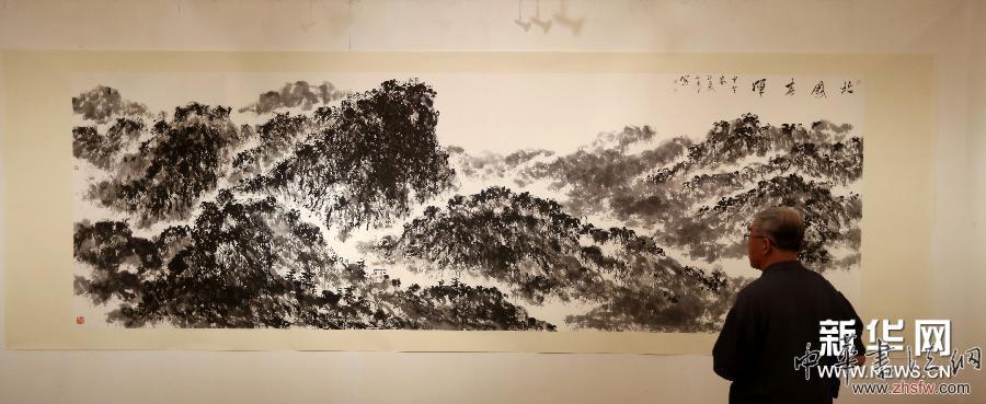 （晚报）（1）白传巨书画展在沈阳开展
