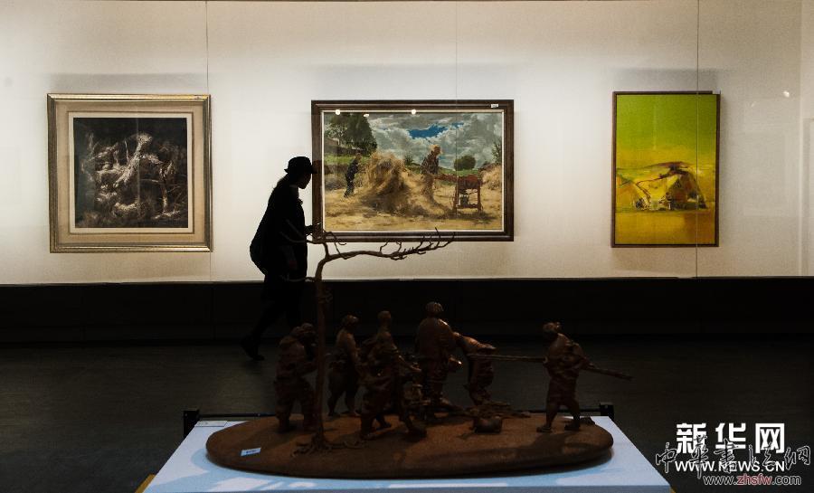 （晚报）（1）中国梦·南粤心——第十二届广东省艺术节优秀美术作品展在广州举行
