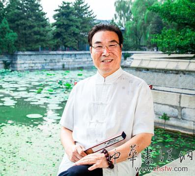 董鲤宾