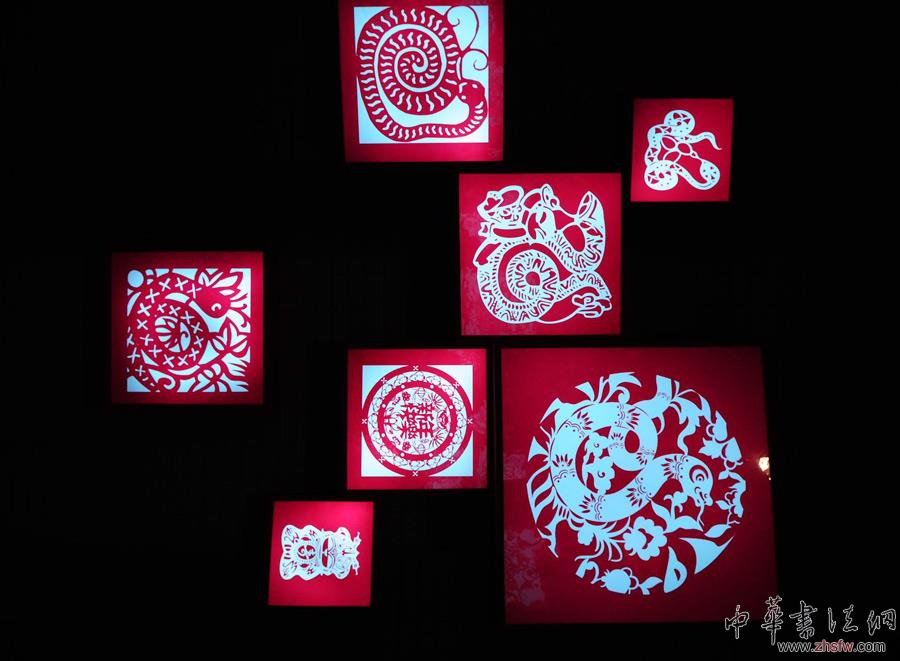 首都博物馆举办的“金蛇舞春风”展览