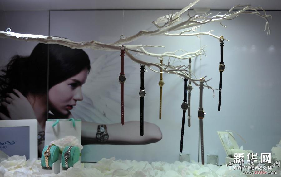 （社会）（4）第32届香港钟表展开幕