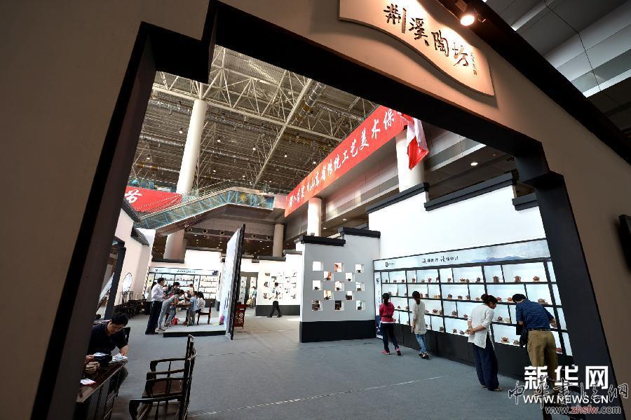 （晚报）（2）“十艺节”前山东举办工美展