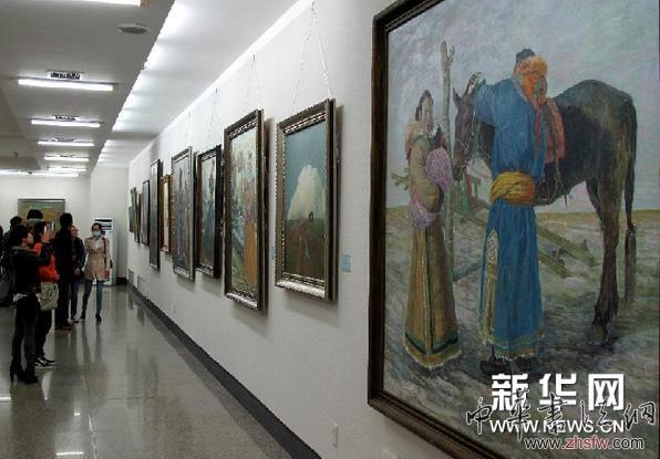 （新华网）（1）锡林郭勒美术书法摄影展在呼和浩特举行