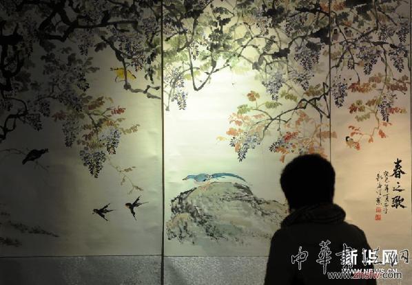 （晚报）（2）河北平山：农民画家办画展