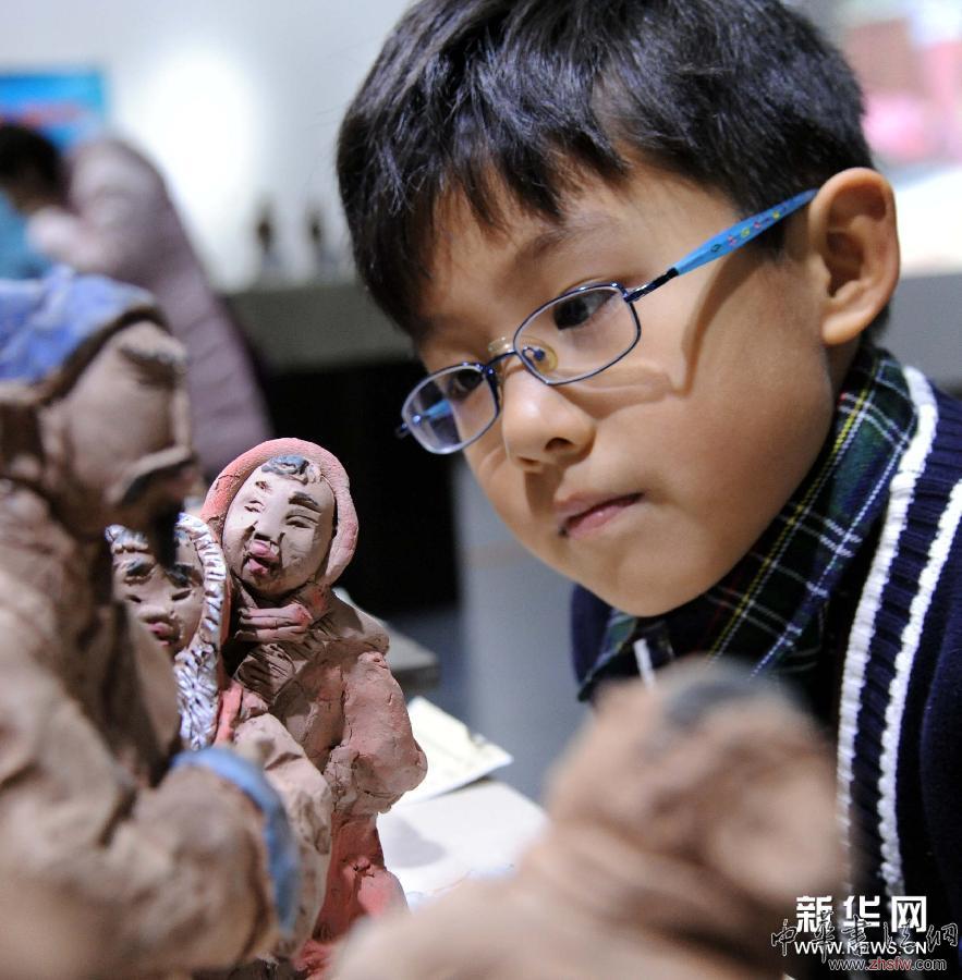 沈阳举行中小学生陶艺雕塑作品展 图
