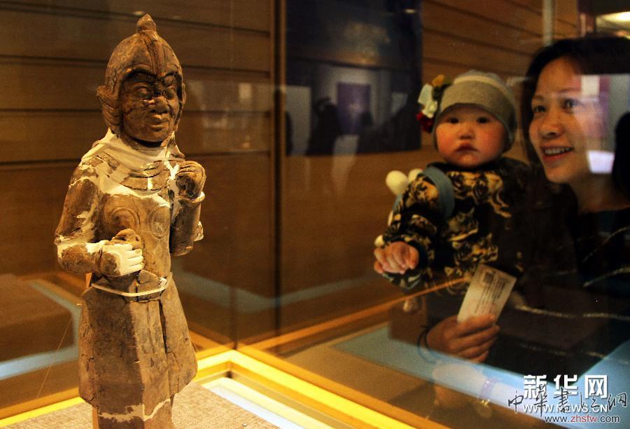 隋炀帝墓出土文物特展在扬州开展 组图
