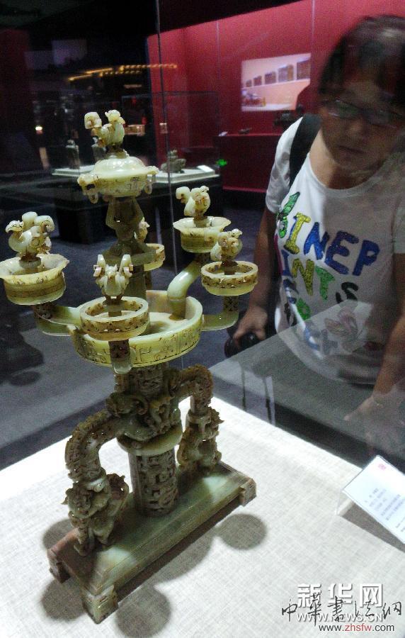 （晚报）（2）大连首届文化艺术品收藏展开展