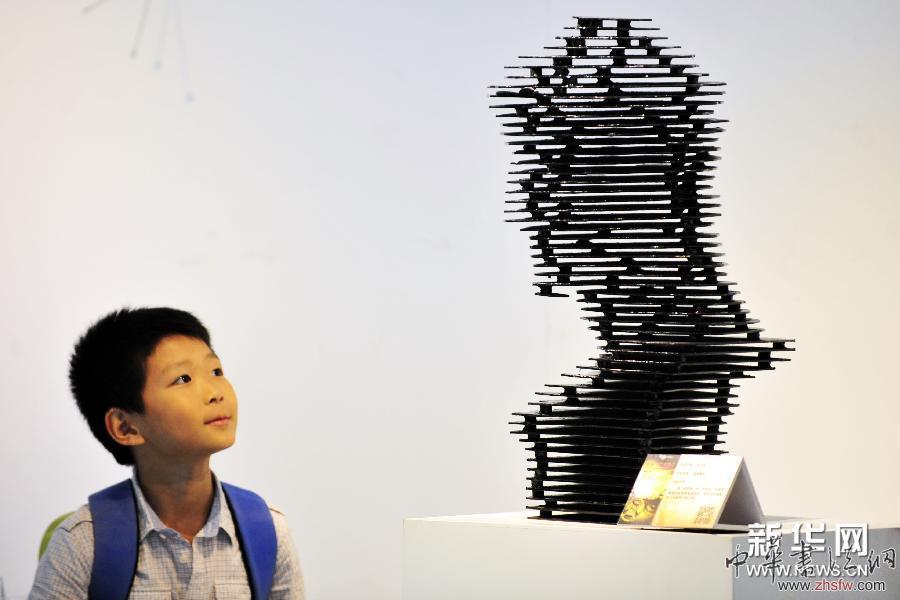 杭州举办废旧零件环保雕塑展 图