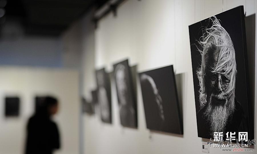 （文化）（3）“镜像人生”郝远征肖像摄影作品展在京举行