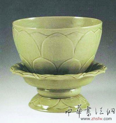 五代越窑莲花式托盏