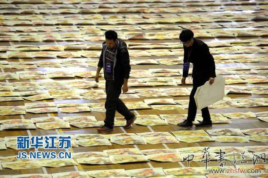 美术高考震撼模拟阅卷现场 万份试卷同阅