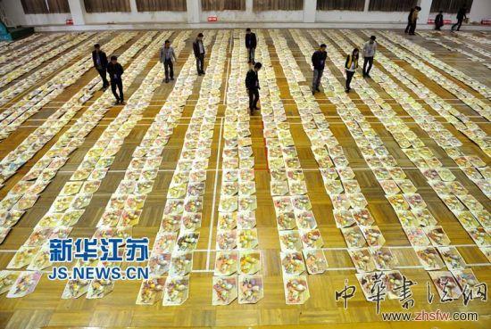 美术高考震撼模拟阅卷现场 万份试卷同阅