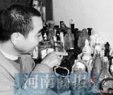 男子迷上酒瓶收藏：称收藏了一种文化